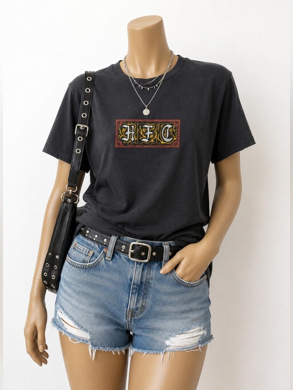 Stranger Things Demogorgon Tarot Hellfire Club Tee - Size M (Woman's)